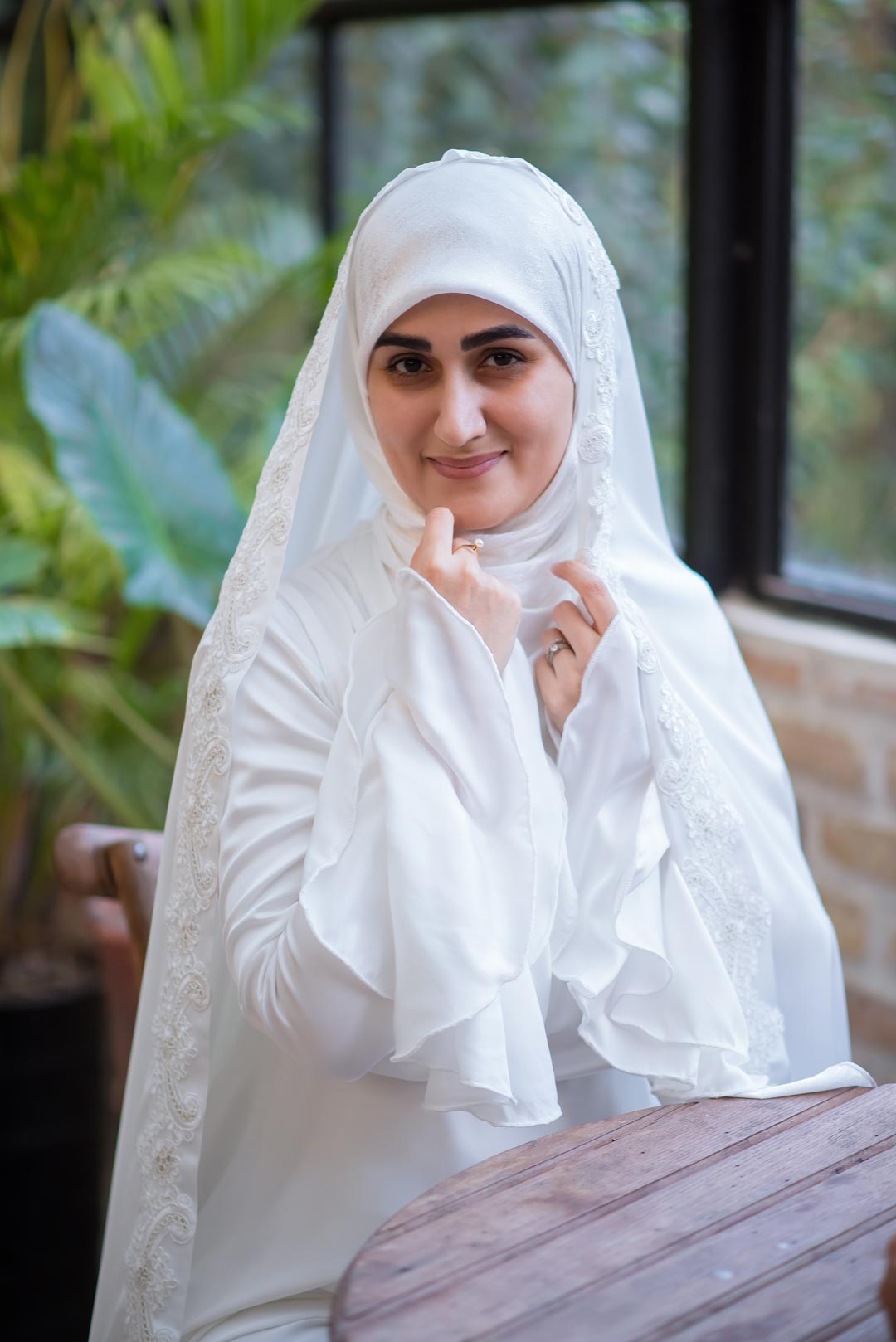 چادر عروس با نوار دانتل گل برجسته