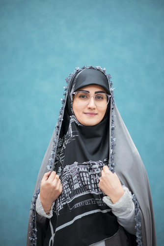 چادر مجلسی رنگ طوسی با نوار گل برجسته