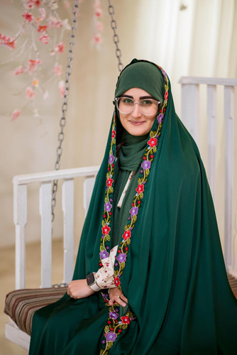 چادر مجلسی رنگ سبز یشمی با نوار گلدوزی