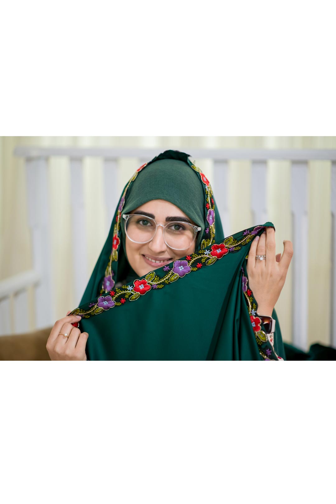 چادر مجلسی رنگ سبز یشمی با نوار گلدوزی