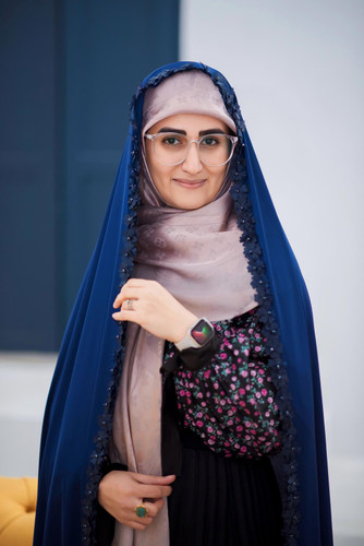 چادر مجلسی رنگ سرمه ای با نوار گل برجسته