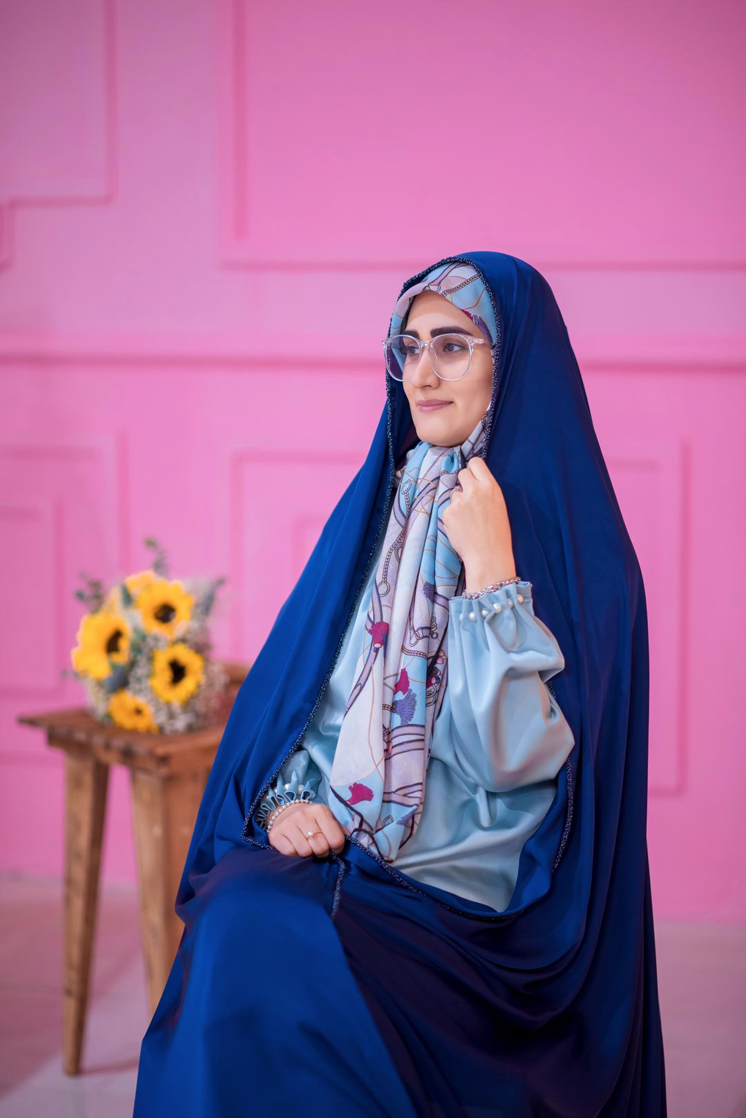 چادر مجلسی رنگ سرمه ای با نوار مغزی دوزی